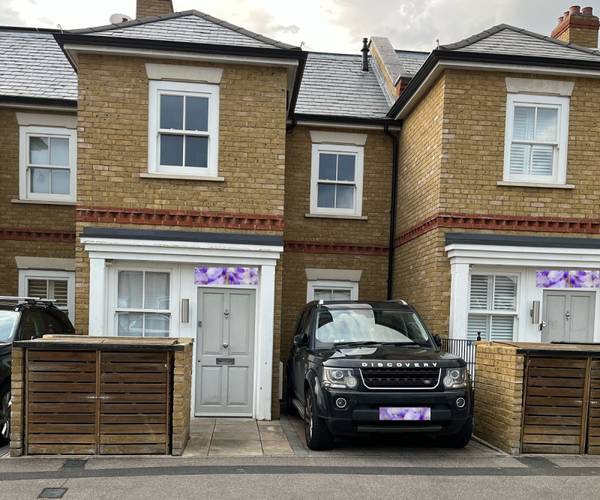 Parking on Elton Road, KT2