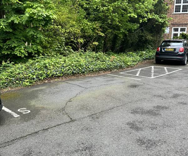 Parking on East End Road, N3