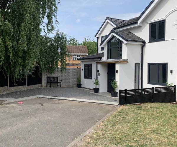 Parking on Waterside Close, B9
