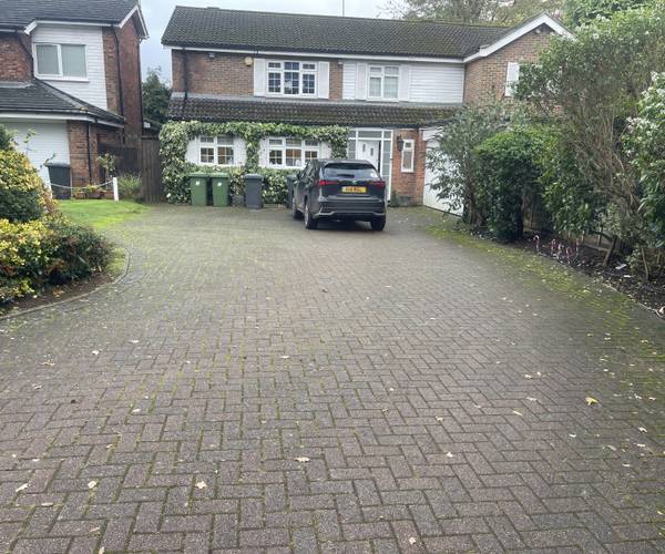 Parking on Barn Close, WD7