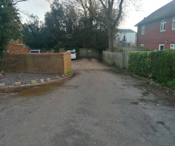 Parking on Stirlings Road, OX12