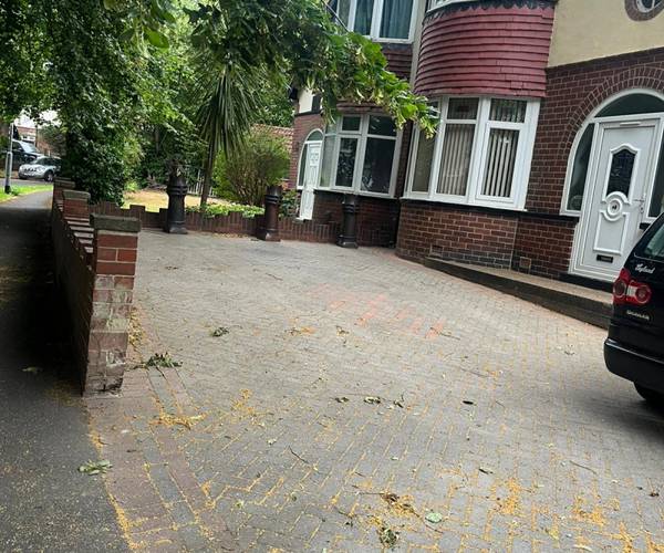 Parking on The Turnways, LS6