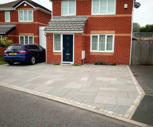 Parking on Collingwood Close, L4