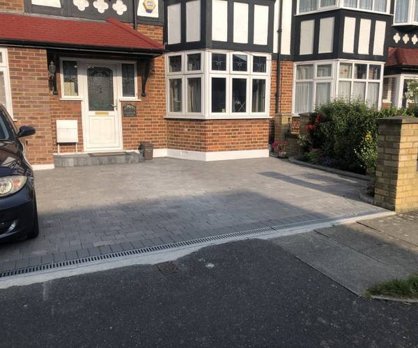 Parking on Camrose Close, SM4