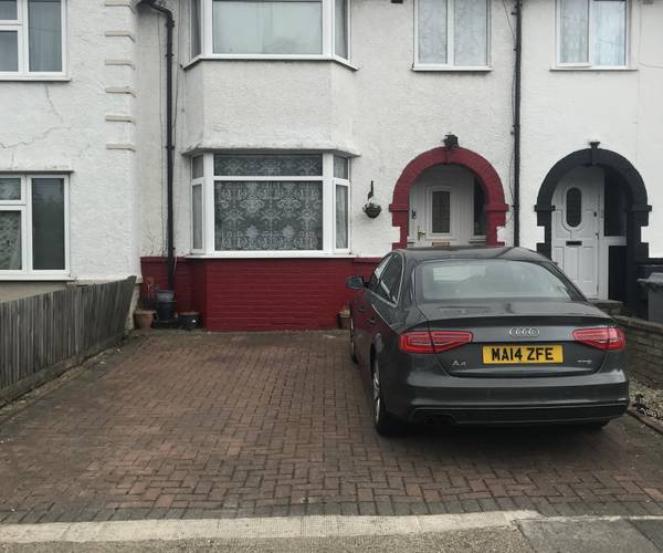 Waterloo Road, NW2