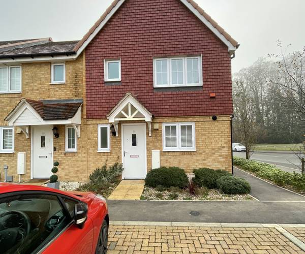 Parking on Bucklebury Way, RG24