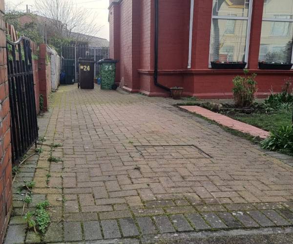 Parking on Maelgwyn Road, LL30