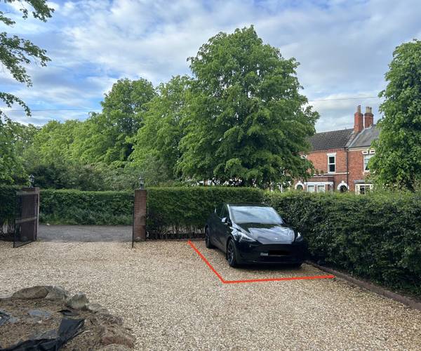 Parking on The Crescent, DN22