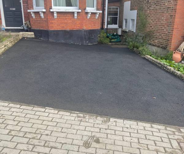 Parking on Fitzjohn Avenue, EN5