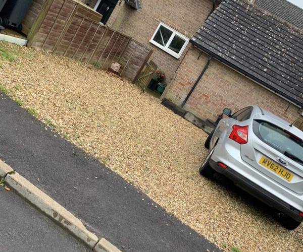 Parking on Trusloe Cottages, SN8