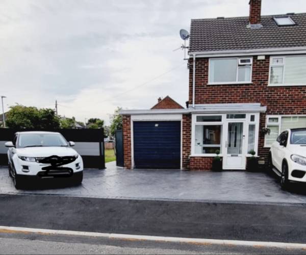 Parking on Gresty Avenue, M22