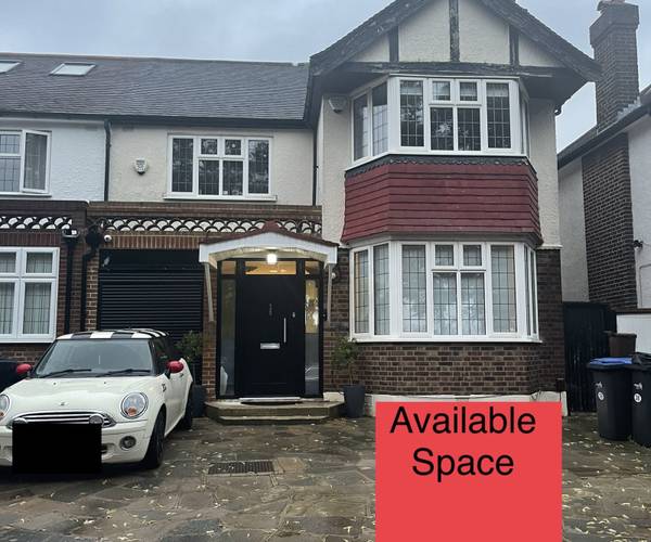 Bramley Road, N14