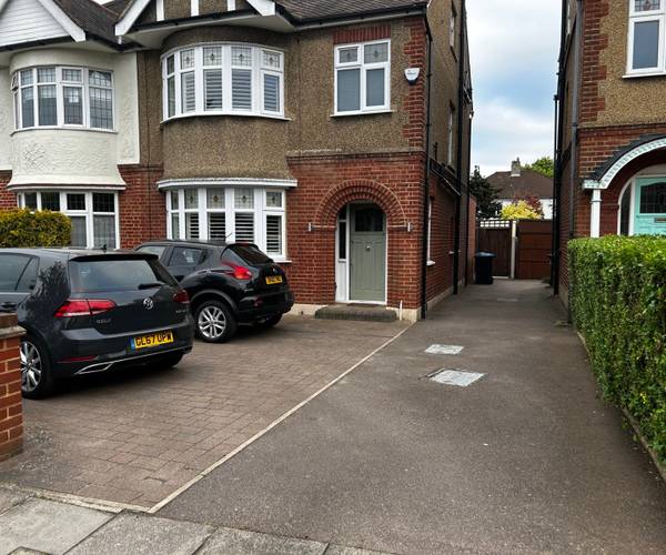 Parking on Riversfield Road, EN1