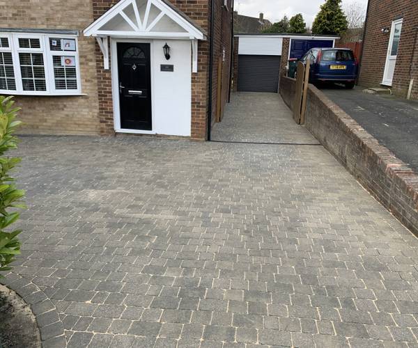 Weald Drive, RH10