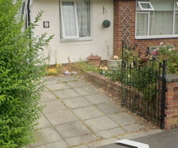 Parking on Basil Street, PR1