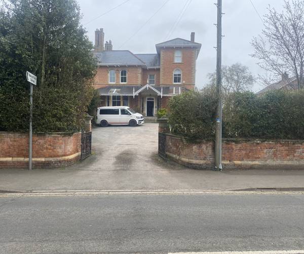 South Road, TA1