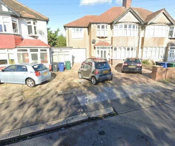 Parking on Tithe Walk, NW7