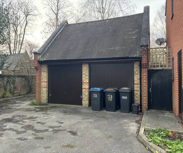 Parking on St. Saviours Road, CR0