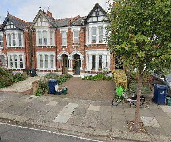 Parking on Bradley Gardens, W13