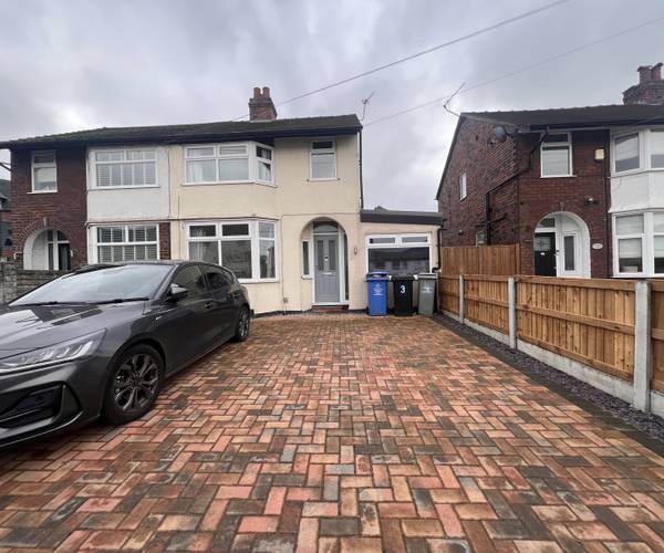 Glebelands Road, M33