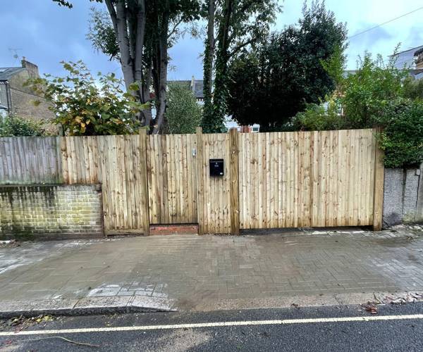 Parking on Helix Gardens, SW2