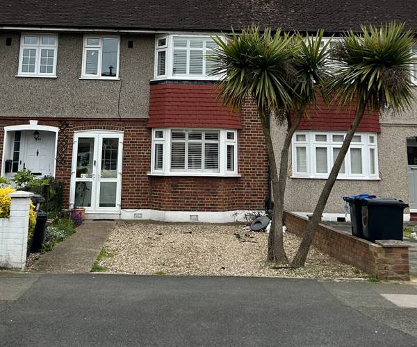 Parking on Monkleigh Road, SM4