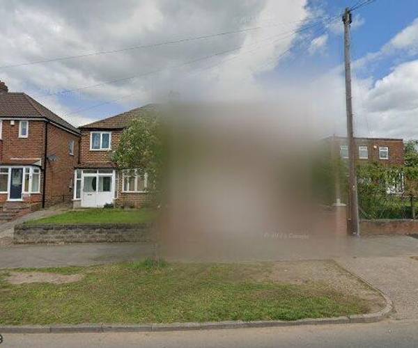 Parking on Greenholm Road, B44
