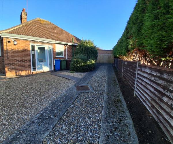 Chrystals Road, HU18