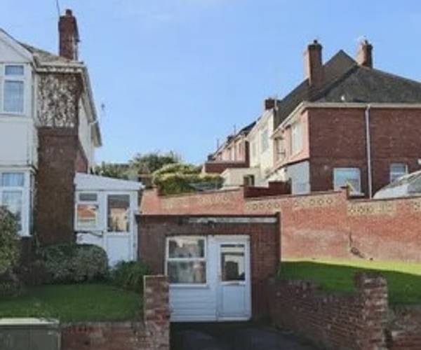 Parking on Wardrew Road, EX4