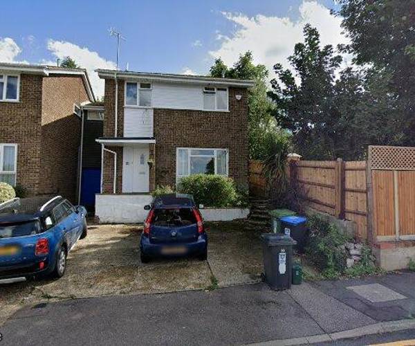 Parking on Mayflower Avenue, HP2