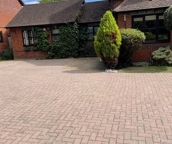 Parking on Ebbsgrove, MK5