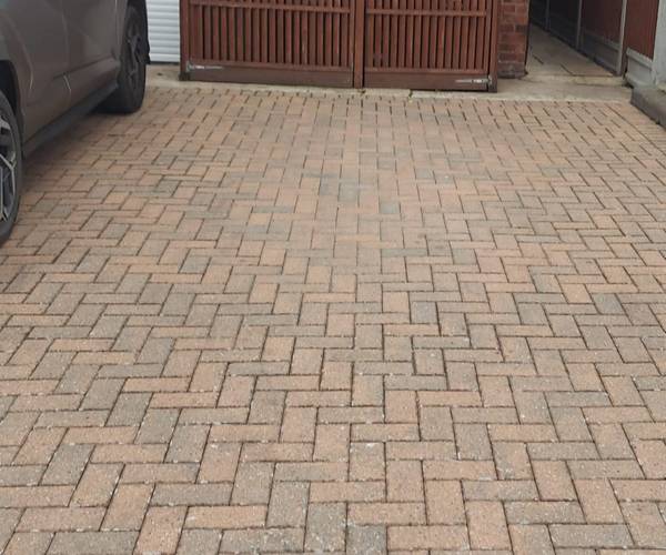 Parking on Rayleigh Road, SS17