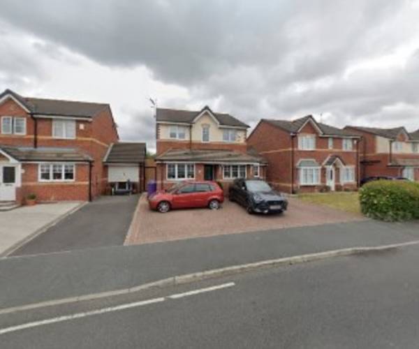 Parking on Discovery Road, L19