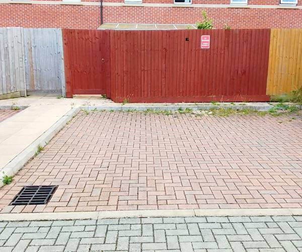 Parking on Euclid Street, SN1