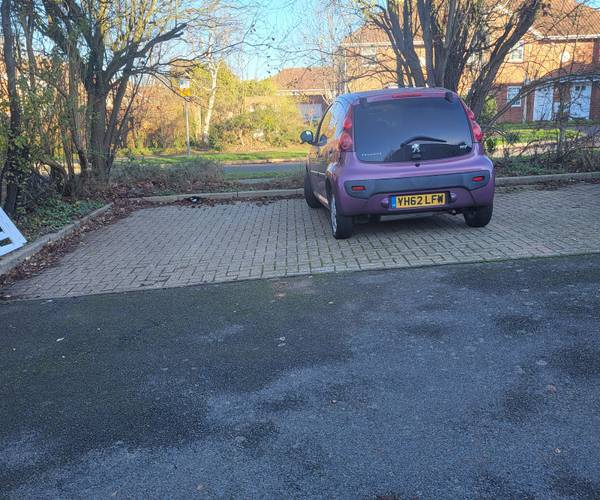 Parking on Rooks Close, AL8