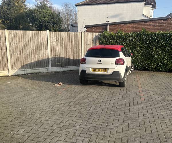 Parking on Balgores Lane, RM2