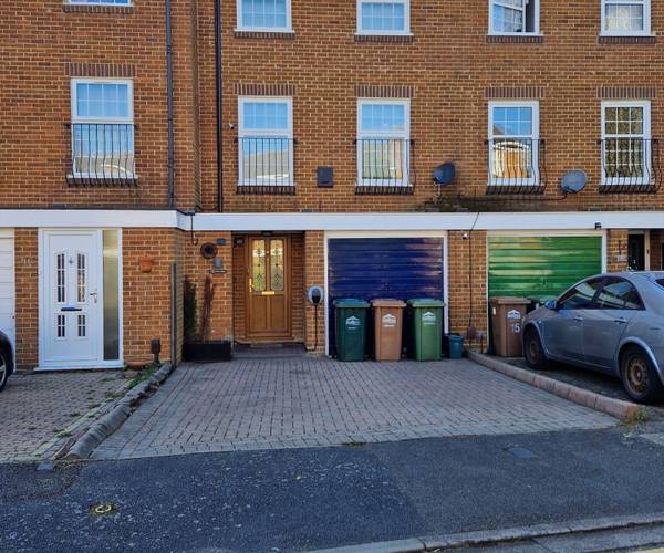 Parking on Plover Close, TW18