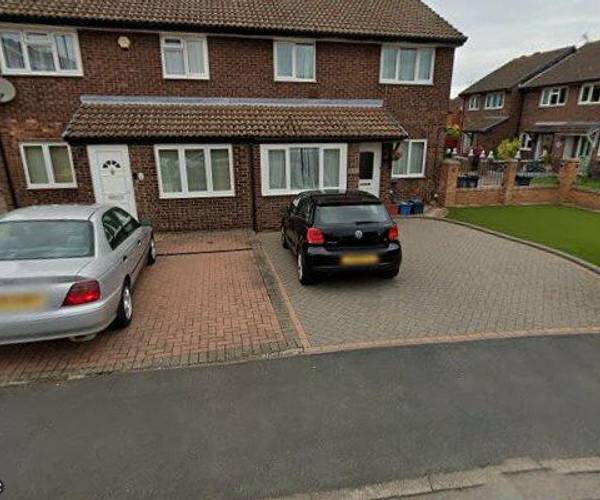 Ploughmans End, TW7