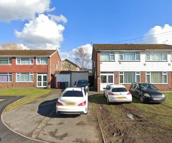 Raymond Close, SL3