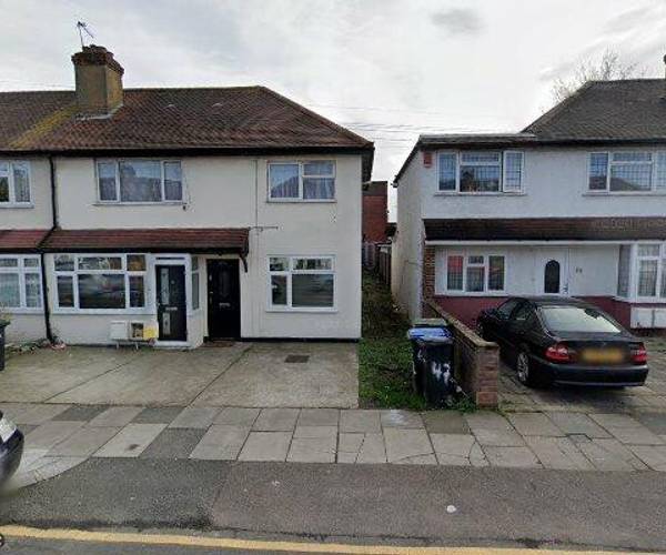 Parking on Middleham Road, N18