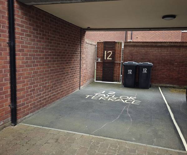 Garage on Taylor Terrace, FY1