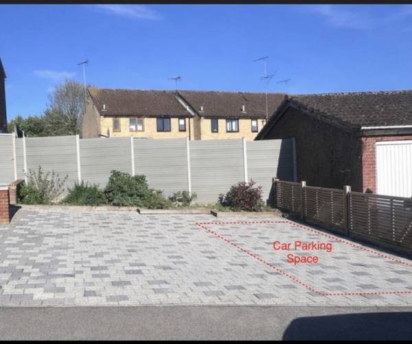 Parking on Park Leys, LU5