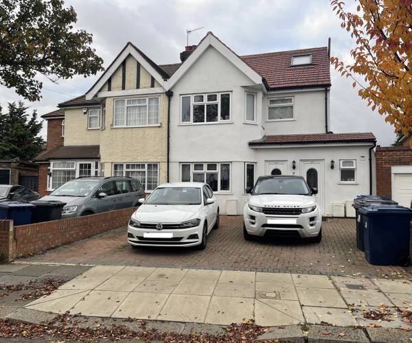 Parking on Cecil Road, W3
