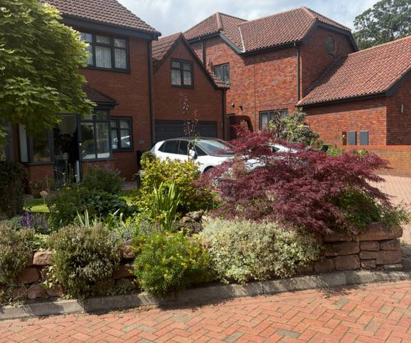 Stowe Close, L25