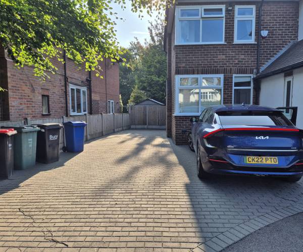 Parking on Ravens Close, M25