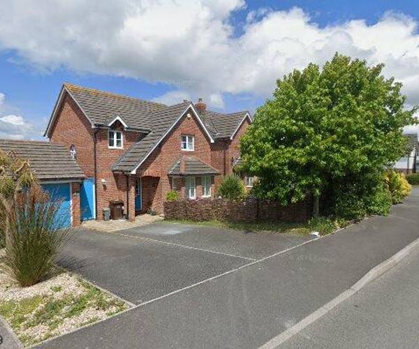 Parking on Hill Hay Close, PL23