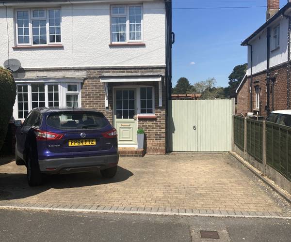 Parking on Hurst Avenue, RH12