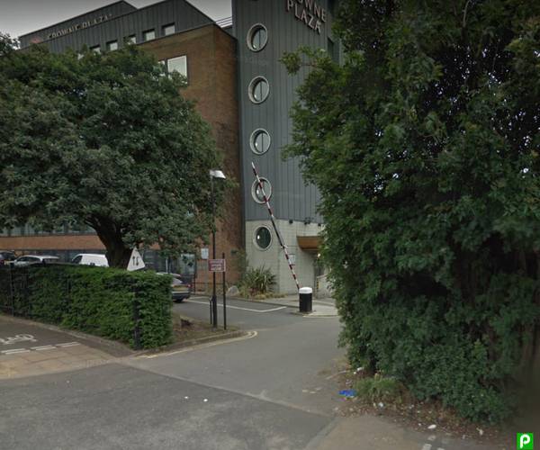Crowne Plaza Ealing Car Park
