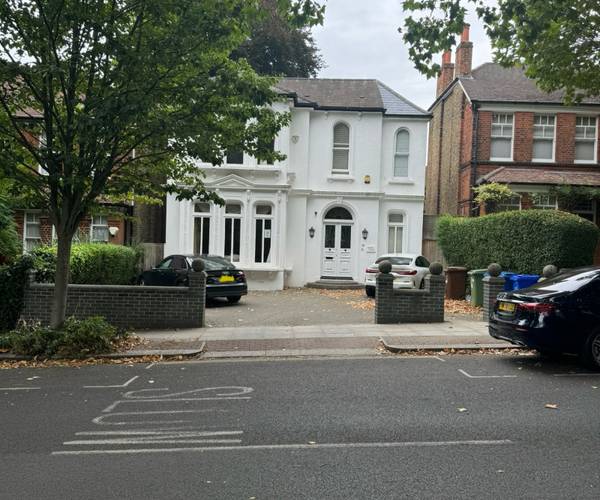 Parking on Grove Park, SE5
