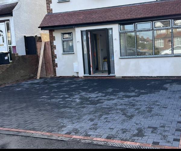 Parking on Goodwood Avenue, EN3